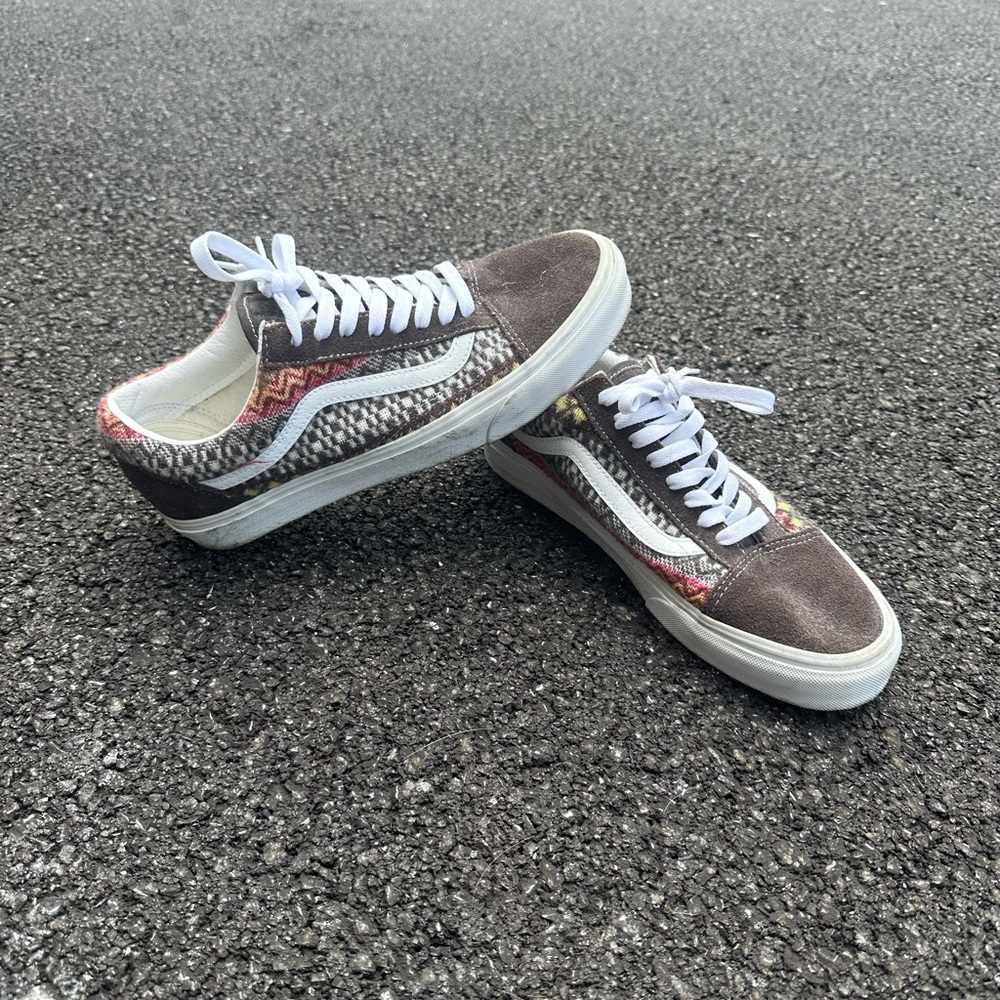 Women’s Vans low top sneakers
